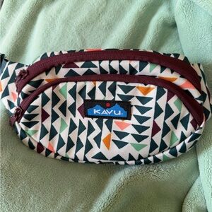 KAVU NWOT Multicolor Geometric Waist Bag